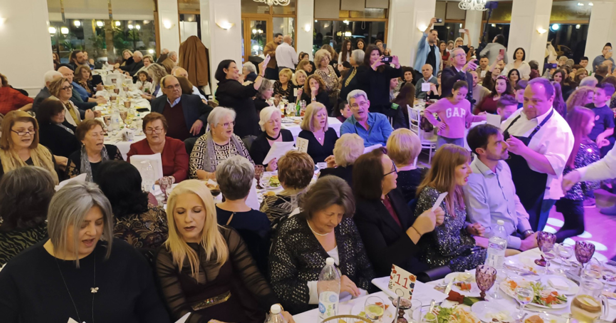 Η Ένωση Μικρασιατών Θήβας έκοψε την βασιλόπιτά της