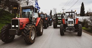 Έληξε και το μπλόκο της Θήβας - Ανοίγουν τους δρόμους οι αγρότες