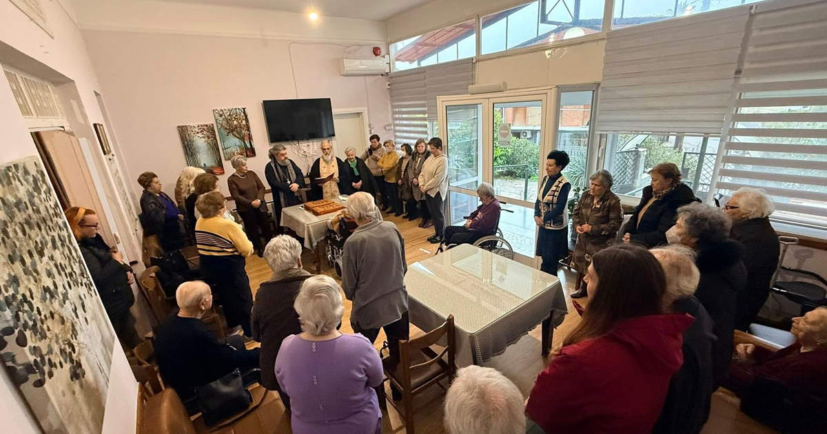 Το Γηροκομείο ΟΧΕΚ Θήβας έκοψε την βασιλόπιτά του