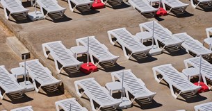 Ξεκινούν οι ηλεκτρονικές δημοπρασίες για αιγιαλούς και παραλίες - Τι αλλάζει για επιχειρηματίες και Δήμους