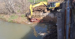 Καθαρισμός φραγμάτων στον Κηφισό από την ΠΕ Βοιωτίας