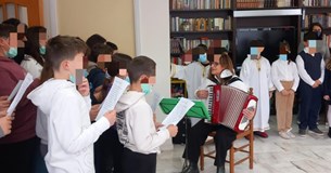 Επίσκεψη του Δημοτικού Σχολείου Καπαρελλίου στο Γηροκομείο Διακονία Αγάπης