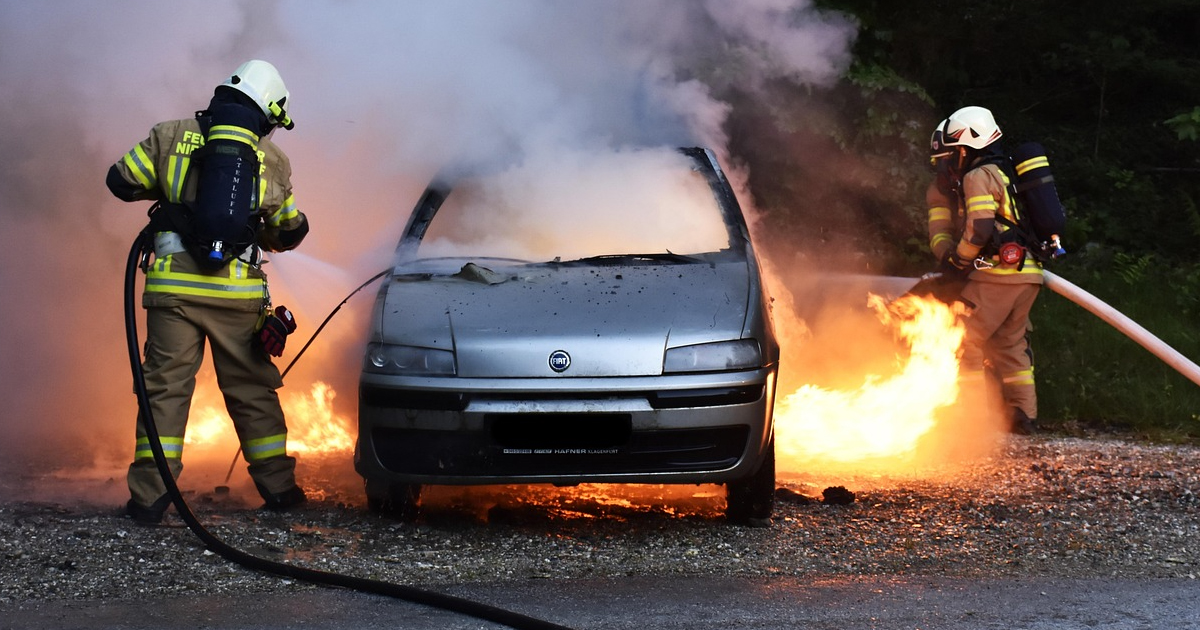 Αυτοκίνητο έγινε παρανάλωμα του πυρός στο Κάστρο Βοιωτίας
