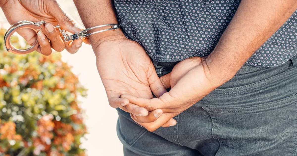 Συνελήφθη για ζωοκτονία και παράβαση της νομοθεσίας περί όπλων