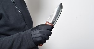 Αιματηρό επεισόδιο στη δομή μεταναστών στη Ριτσώνα - Μαχαίρωσαν 20χρονο