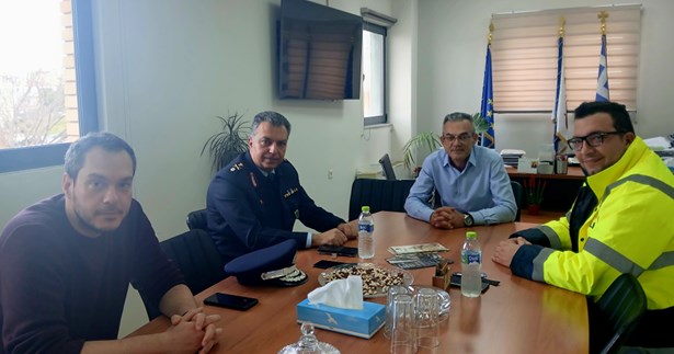 Εθιμοτυπική επίσκεψη του Διευθυντή της Αστυνομίας του Νομού Βοιωτία στο Δήμαρχο Θηβαίων
