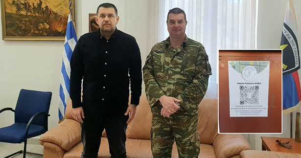 Παράδοση αφισών με QR του Χάρτη Εστίασης στον Διοικητή του ΚΕΠΒ πραγματοποίησε ο Πρόεδρος του Σωματείου Εστίασης Γιάννης Χαρατσής