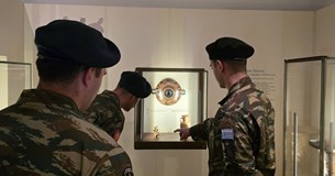 Επίσκεψη οπλιτών του Κέντρου Εκπαίδευσης Νεοσυλλέκτων Θήβας στο Αρχαιολογικό Μουσείο Θήβας