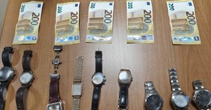 4 συλλήψεις για κλοπή από οικία στην Αμφισσα