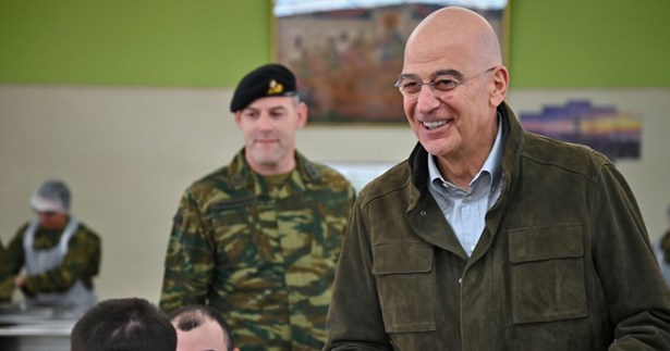 Επίσκεψη του Υπουργού Εθνικής Αμυνας στο Κέντρο Εκπαίδευσης Νεοσυλλέκτων Θήβας