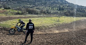 Ο Θηβαίος Λευτέρης Παπαδάκης συμμετέχει στο φιλικό αγώνα του Βουλγαρικού Πρωταθλήματος Motocross