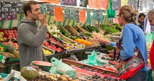 Ως 24 Απριλίου οι αιτήσεις για τις άδειες επαγγελματιών πωλητών υπαίθριου εμπορίου στις Λαϊκές Αγορές της Περιφέρειας Στερεάς Ελλάδας