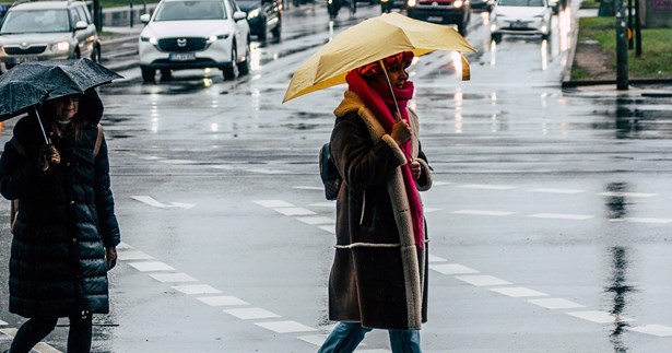 Σε πτώση η θερμοκρασία - Διατηρείται η αυξημένη συγκέντρωση αφρικανικής σκόνης