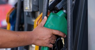 Φόβοι για πετρέλαιο στα 180 δολάρια: Η πρόβλεψη που παγώνει την παγκόσμια οικονομία