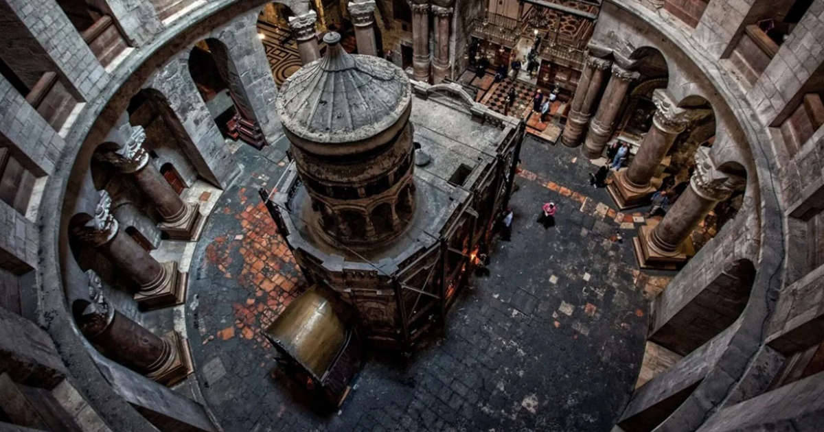 ΥΠΕΞ για Αγιο Φως: «Η ελληνική πολιτεία θα εξαντλήσει κάθε δυνατότητα για την ασφαλή μεταφορά του στην Ελλάδα»