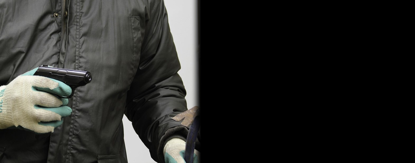 Ένοπλη ληστεία σε σπίτι στη Θήβα - Κουκουλοφόροι «άρπαξαν» χρυσαφικά και τεράστιο χρηματικό ποσό Ένοπλη ληστεία σε σπίτι στη Θήβα - Κουκουλοφόροι «άρπαξαν» χρυσαφικά και τεράστιο χρηματικό ποσό