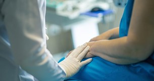 Γιατί θα αναγκαστούν να πληρώνουν τους ειδικούς γιατρούς οι ασφαλισμένοι