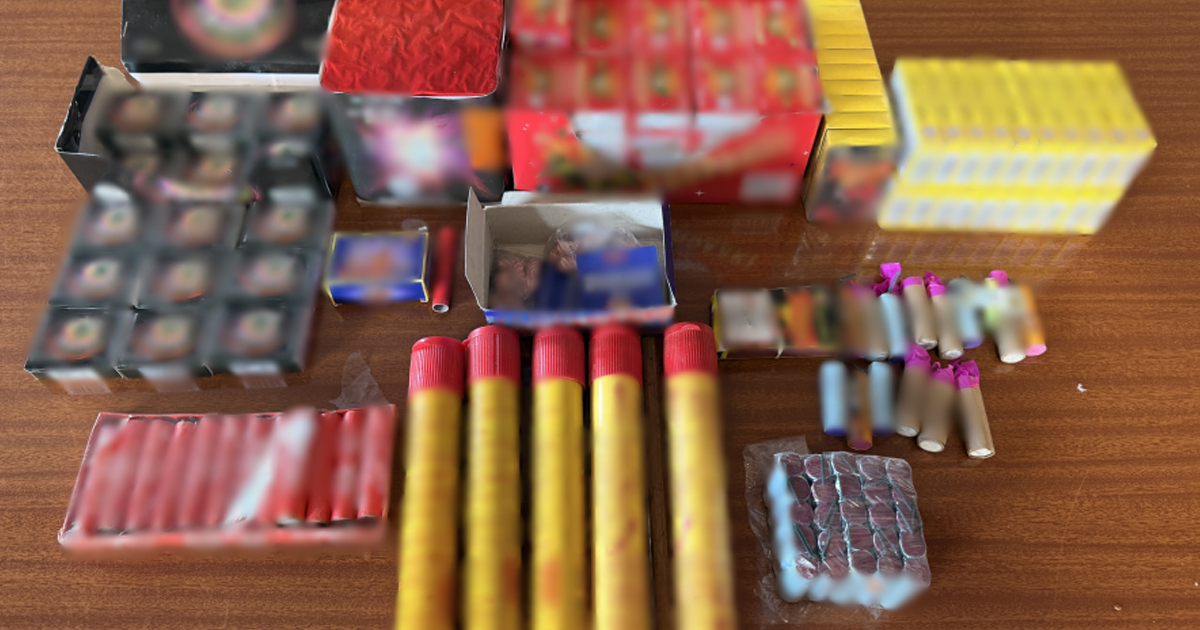 Τον συνέλαβαν στη Λιβαδειά με κροτίδες και φωτοβολίδες