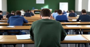 Την ανακαίνιση πάνω από 220 σχολείων μέσα στο καλοκαίρι ανακοίνωσε η Υπουργός Παιδείας