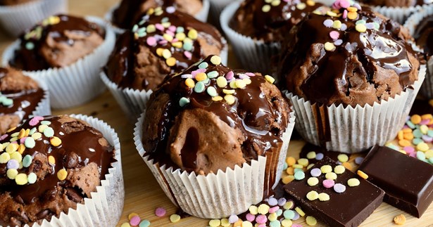 Σε αναταραχή η βιομηχανία σοκολάτας: Κατρακυλά το κακάο - Γιατί οι τιμές στο ράφι παραμένουν υψηλές