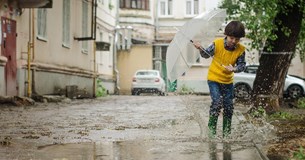Καιρός στη Βοιωτία: Εναλλαγές με βροχές στην αρχή της εβδομάδας και βελτίωση με άνοδο θερμοκρασίας