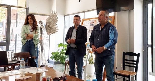 Ο Δήμαρχος Λοκρών στα ΚΑΠΗ Αταλάντης για τον Κόμβο Ψηφιακής Ενδυνάμωσης Ηλικιωμένων