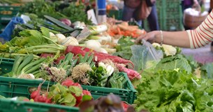 Την Πέμπτη η λαϊκή αγορά της Αλιάρτου λόγω της Πρωτομαγιάς