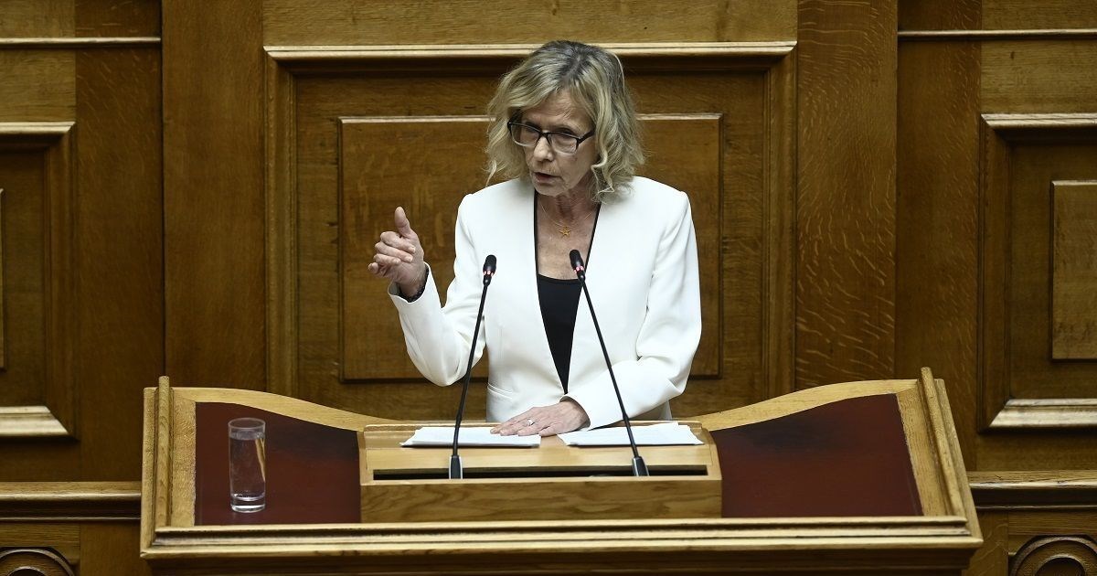 Γιώτα Πούλου: «Διοικητικές καθυστερήσεις οδηγούν σε αδιέξοδο τους πυρόπληκτους στο Μάτι, οκτώ χρόνια μετά την τραγωδία»