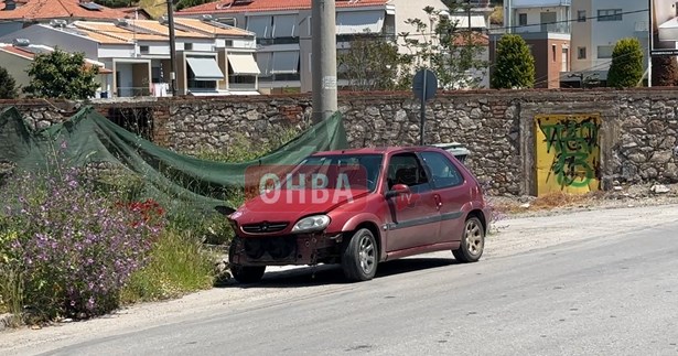 Τροχαίο ατύχημα σε διασταύρωση στη Θήβα