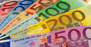 «Κόφτης» σε δάνεια και πιστωτικές κάρτες - Πόσο θα μειωθούν οι επιβαρύνσεις με τα νέα πλαφόν