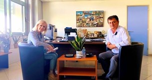 Επίσκεψη της Γιώτας Πούλου στον αντιπεριφερειάρχη Π.Ε. Βοιωτίας κ. Γ. Ντασιώτη Επίσκεψη της Γιώτας Πούλου στον αντιπεριφερειάρχη Π.Ε. Βοιωτίας κ. Γ. Ντασιώτη