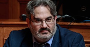 Παραιτήθηκε ο γγ του υπουργείου Περιβάλλοντος Ευθύμιος Μπακογιάννης: Ο κουνιάδος του στους συλληφθέντες για το κύκλωμα με τις πολεοδομίες