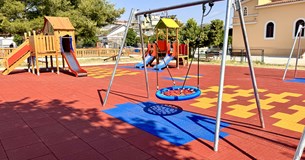 Δόθηκε για χρήση η αναβαθμισμένη παιδική χαρά στον Συνοικισμό Λιβαδειάς Δόθηκε για χρήση η αναβαθμισμένη παιδική χαρά στον Συνοικισμό Λιβαδειάς