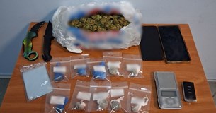 Δύο συλλήψεις στη Χαλκίδα - Βρέθηκαν ναρκωτικά σε ταχυδρομικό δέμα
