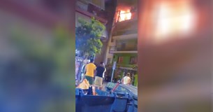 Φωτιά σε διαμέρισμα στη Χαλκίδα - Οι πυροσβέστες έσωσαν έναν ηλικιωμένο
