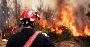 Έκτακτο: Μεγάλη πυρκαγιά στη Χαιρώνεια Βοιωτίας - Στο σημείο ισχυρή πυροσβεστική δύναμη