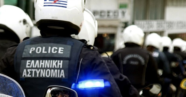 Συλλήψεις για κατοχή ηρωίνης, κάνναβης και ενός μαχαιριού στη Θήβα