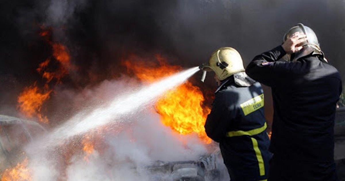 Πυρκαγιά σε αποθήκη εργοστασίου στα Βάγια Θηβών