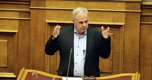 Β. Αποστόλου: «91 γιγάντιες ανεμογεννήτριες απειλούν να αλλοιώσουν τη φυσιογνωμία της Εύβοιας»