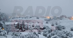 Στα λευκά «ντύθηκε» η Θήβα (Φωτό - Βίντεο)