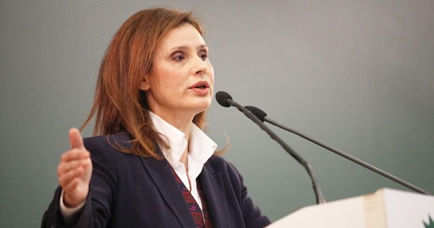 Κατερίνα Μπατζελή: «Στου κουφού την πόρτα, όσο θέλεις βρόντα»