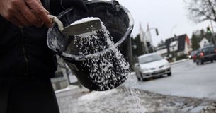 Σακούλες με αλάτι μπορούν να πάρουν οι πολίτες του Δήμου Θηβαίων εν όψει της κακοκαιρίας