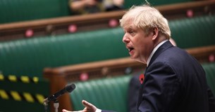 «Προσοχή» συνιστά ο Τζόνσον στους Βρετανούς, καθώς ορισμένα περιοριστικά μέτρα αίρονται στην Αγγλία