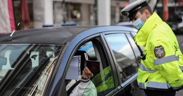 «Καμπάνα» 3.000 ευρώ για παράνομη συνάθροιση στην Εύβοια - «300ρια» οι καλεσμένοι του